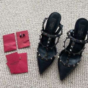 VALENTINO Rockstud T-Strap Pump - great condition